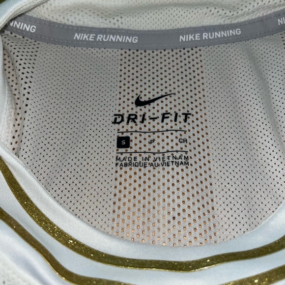 Nike running shirt - Picture 4 of 4